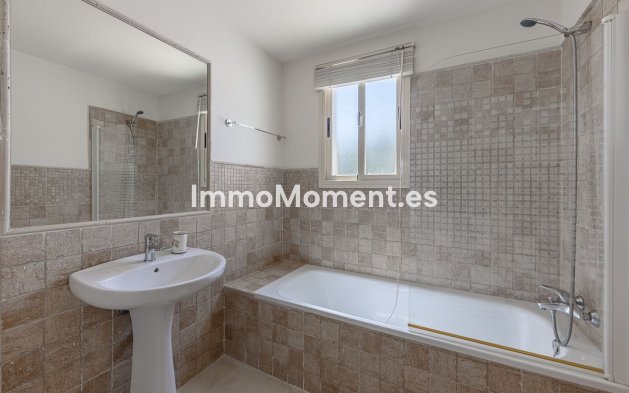 Resale - Townhouse - Marbella - Nueva Andalucía