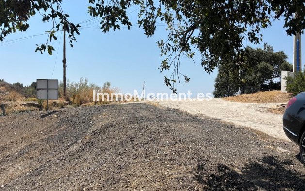 Wiederverkauf - Land - Estepona  - Estepona Centro