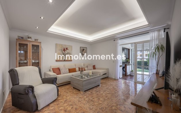 Resale - Apartment - Marbella - Nueva Andalucía