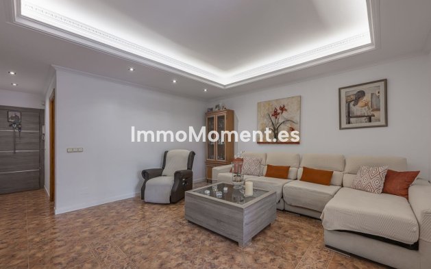 Resale - Apartment - Marbella - Nueva Andalucía