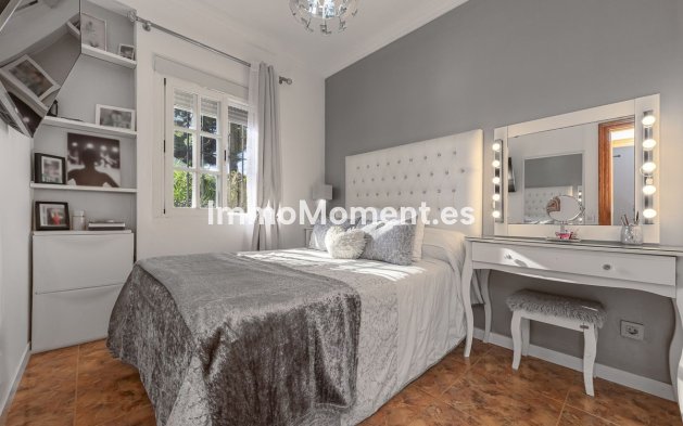 Resale - Apartment - Marbella - Nueva Andalucía