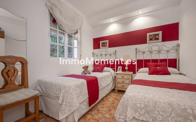 Resale - Apartment - Marbella - Nueva Andalucía
