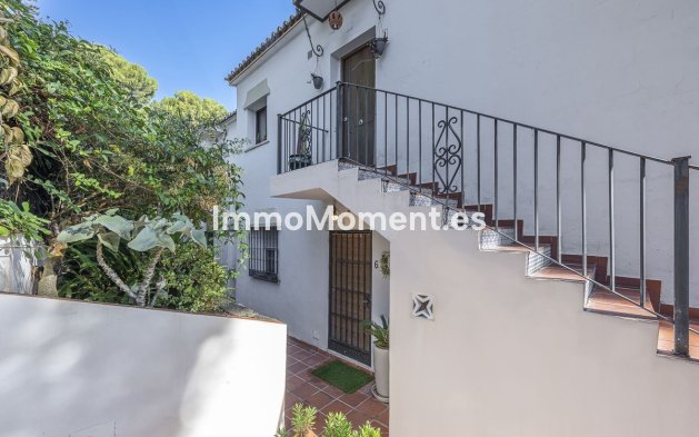 Resale - Apartment - Marbella - Nueva Andalucía