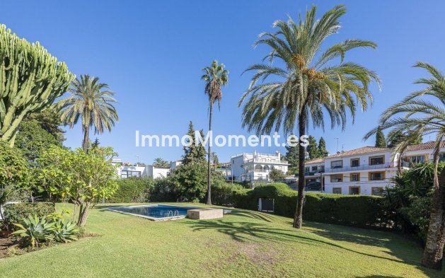 Resale - Apartment - Marbella - Nueva Andalucía