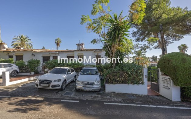 Resale - Apartment - Marbella - Nueva Andalucía