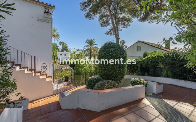 Resale - Apartment - Marbella - Nueva Andalucía
