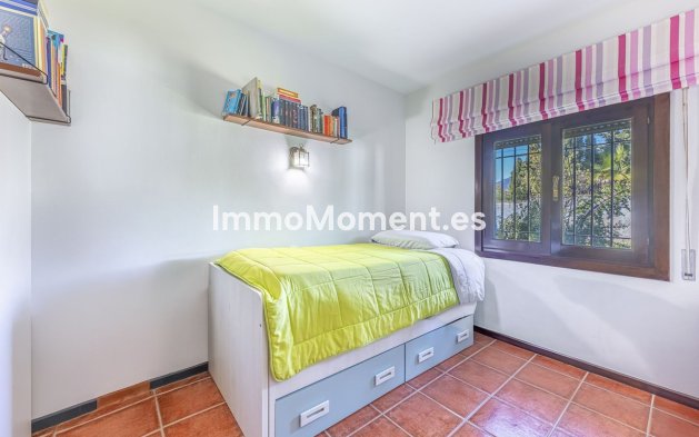 Reventa - Villa - Marbella - Guadalmina Alta