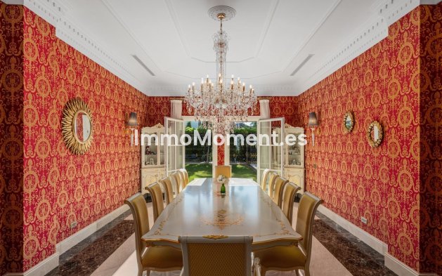 Resale - Villa - Marbella - Sierra Blanca