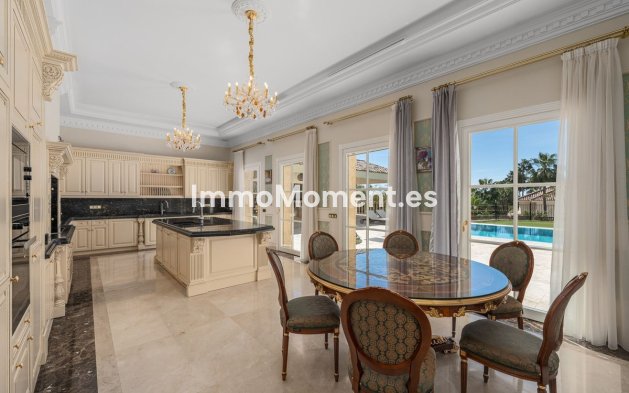 Resale - Villa - Marbella - Sierra Blanca