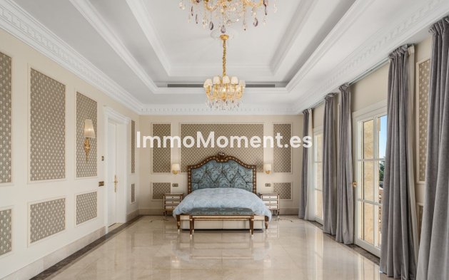 Resale - Villa - Marbella - Sierra Blanca