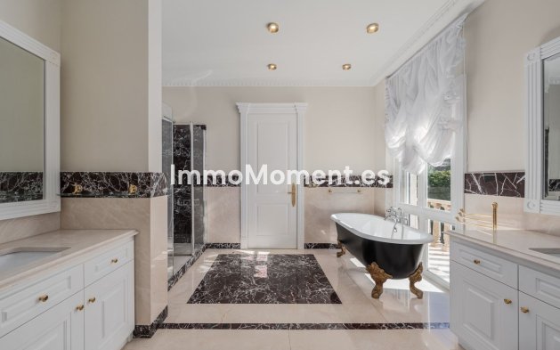 Resale - Villa - Marbella - Sierra Blanca