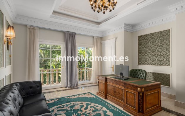 Resale - Villa - Marbella - Sierra Blanca