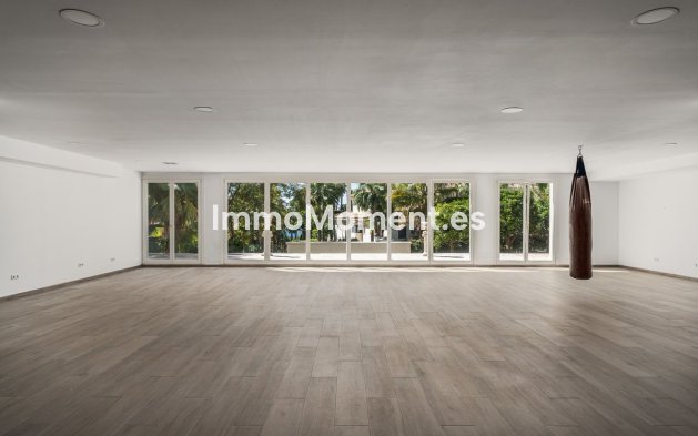 Resale - Villa - Marbella - Sierra Blanca