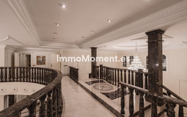 Resale - Villa - Marbella - Sierra Blanca