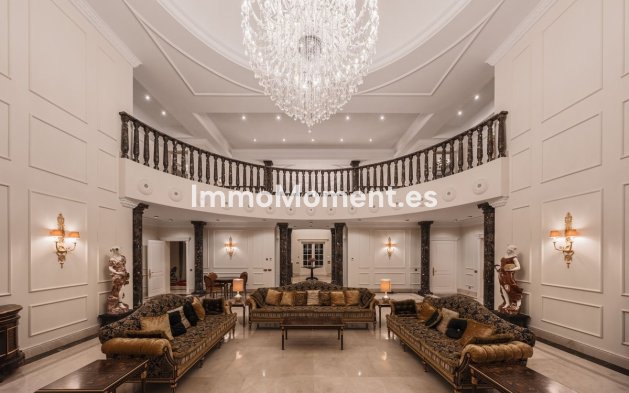 Resale - Villa - Marbella - Sierra Blanca