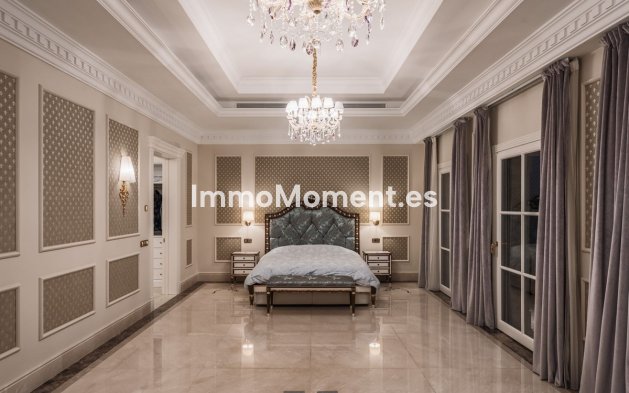 Resale - Villa - Marbella - Sierra Blanca