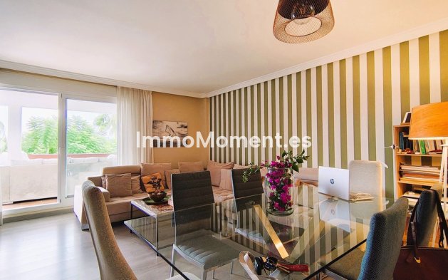 Wiederverkauf - Wohnung - Estepona  - Selwo