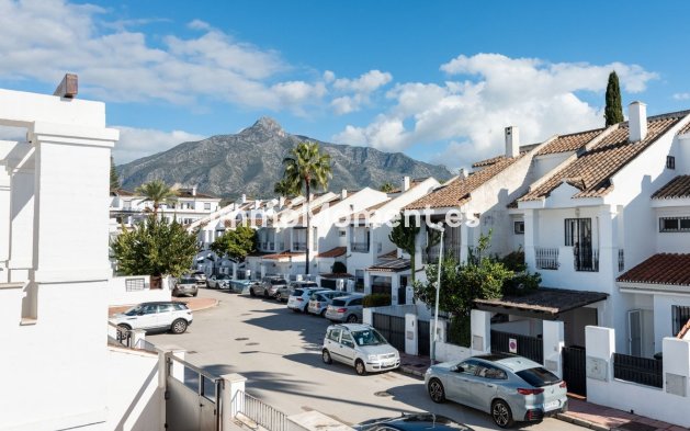Revente - Villa - Marbella - Nueva Andalucía