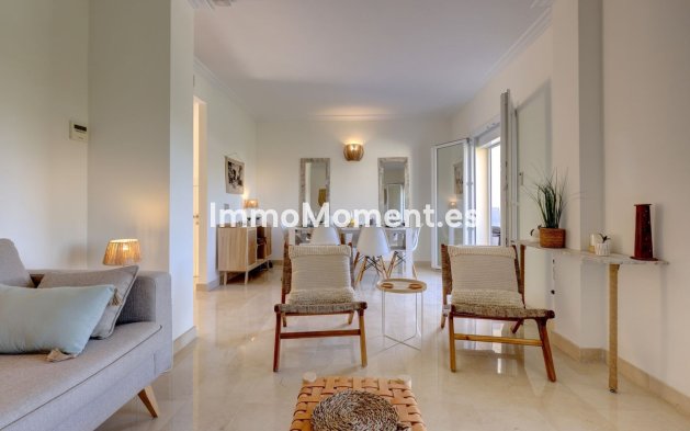 Resale - Apartment - Benahavís - La Quinta