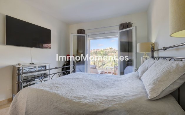 Resale - Apartment - Benahavís - La Quinta