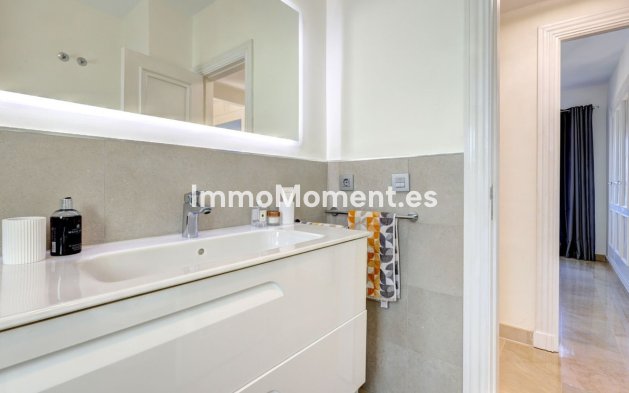 Resale - Apartment - Benahavís - La Quinta
