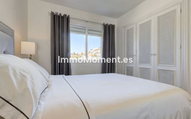 Resale - Apartment - Benahavís - La Quinta