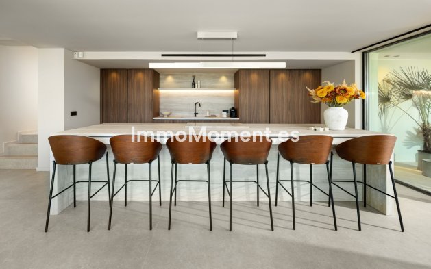 Wiederverkauf - Villa - Marbella - Nueva Andalucía