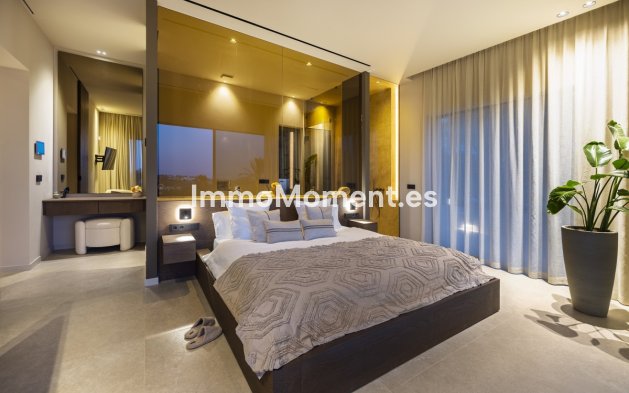 Wiederverkauf - Villa - Marbella - Nueva Andalucía