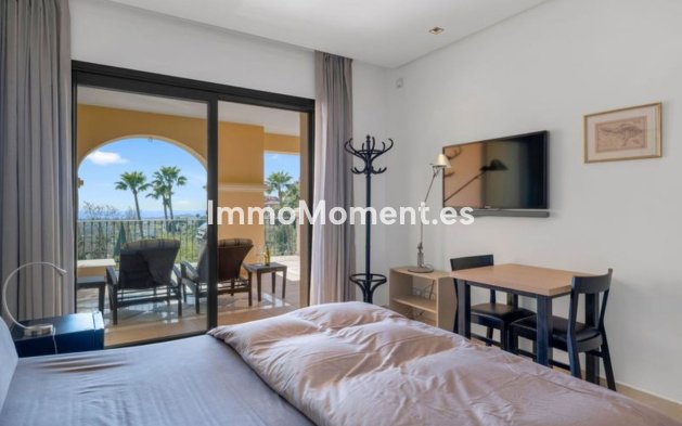 Resale - Apartment - Benahavís - La Quinta