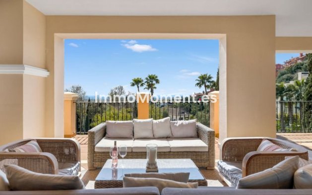 Resale - Apartment - Benahavís - La Quinta