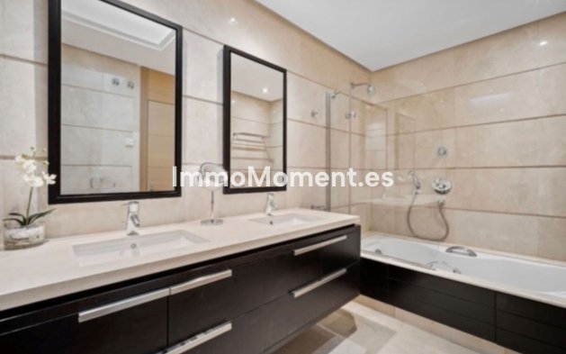 Resale - Apartment - Benahavís - La Quinta