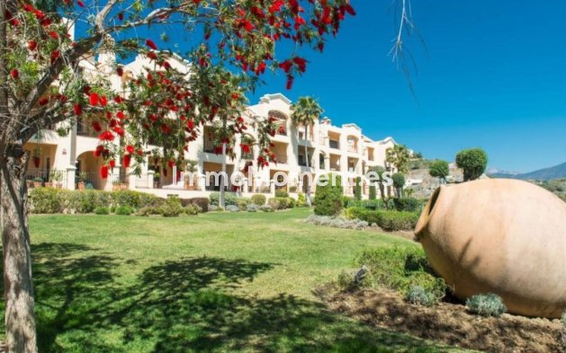 Resale - Apartment - Benahavís - La Quinta