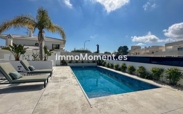 Resale - Villa - Orihuela - Villamartin