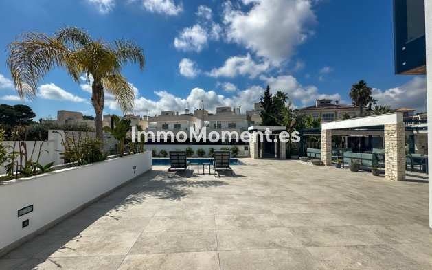 Resale - Villa - Orihuela - Villamartin