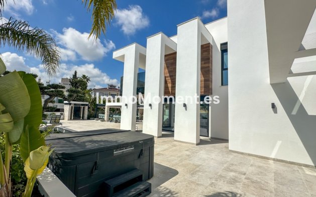 Resale - Villa - Orihuela - Villamartin