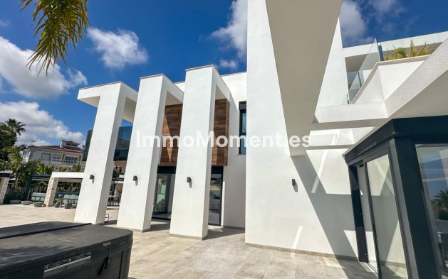 Resale - Villa - Orihuela - Villamartin