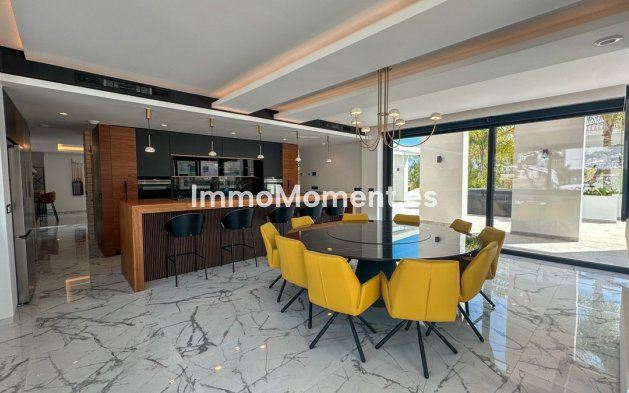 Resale - Villa - Orihuela - Villamartin