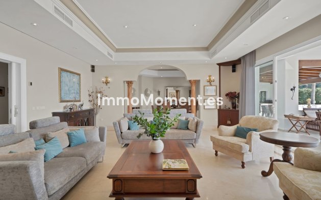 Resale - Villa - Marbella - Nueva Andalucía