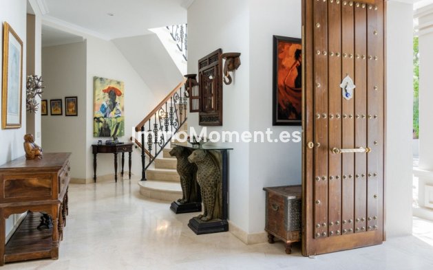 Resale - Villa - Marbella - Nueva Andalucía