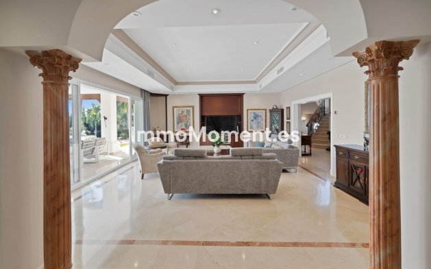 Resale - Villa - Marbella - Nueva Andalucía