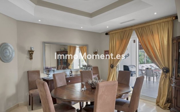 Resale - Villa - Marbella - Nueva Andalucía