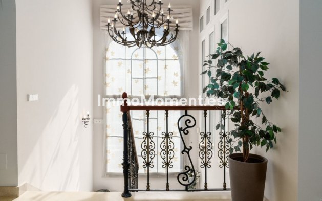 Resale - Villa - Marbella - Nueva Andalucía