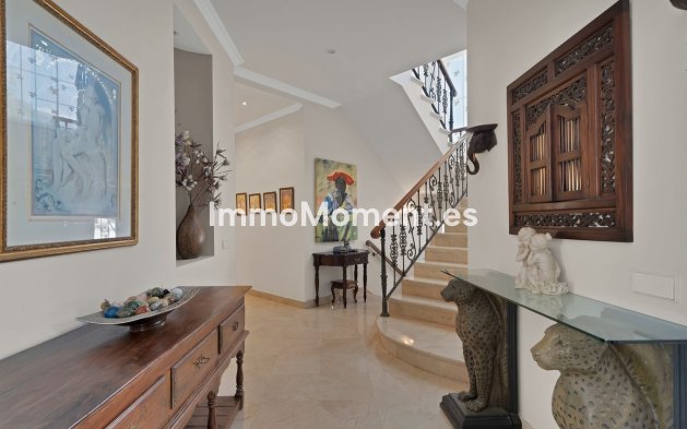 Resale - Villa - Marbella - Nueva Andalucía