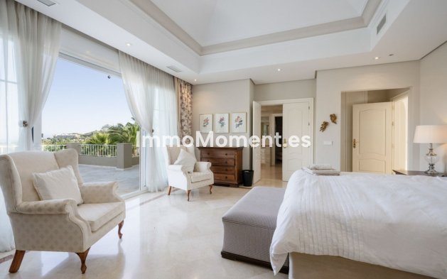 Resale - Villa - Marbella - Nueva Andalucía
