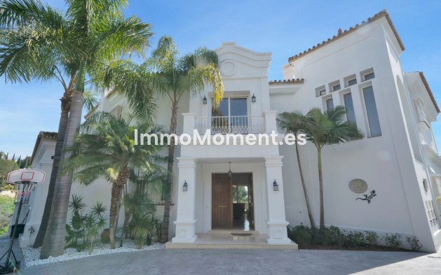 Resale - Villa - Marbella - Nueva Andalucía