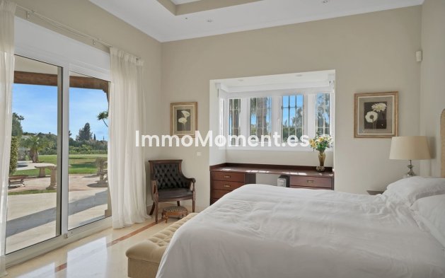 Resale - Villa - Marbella - Nueva Andalucía