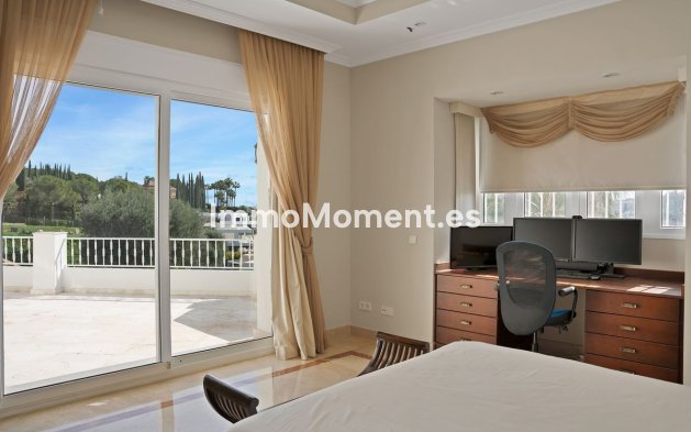 Resale - Villa - Marbella - Nueva Andalucía