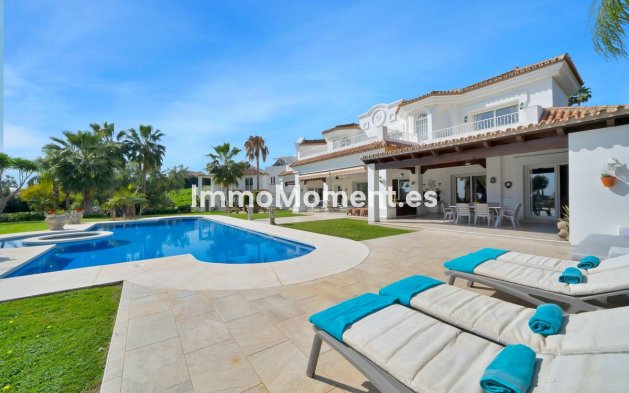 Resale - Villa - Marbella - Nueva Andalucía