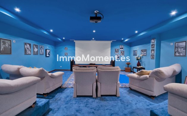 Resale - Villa - Marbella - Nueva Andalucía