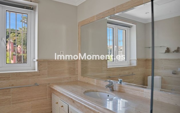 Resale - Villa - Marbella - Nueva Andalucía